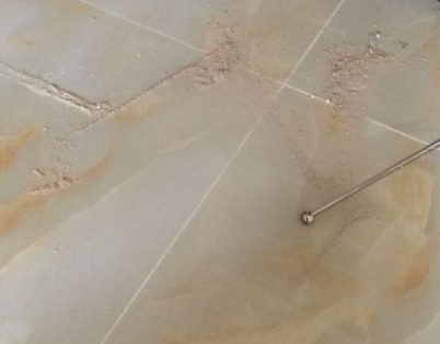波密瓷砖空鼓维修公司分享粘合剂选择不当在瓷砖铺贴过程中可能导致以下问题
